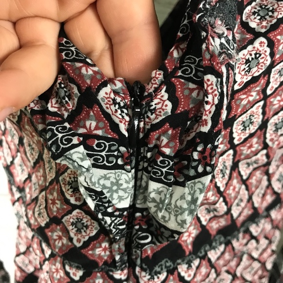 Wild Blue Sadie Robertson long sleeve romper - Picture 10 of 10